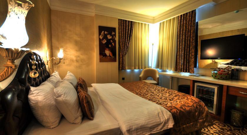 Golden Deluxe Hotel Adana Bagian luar foto