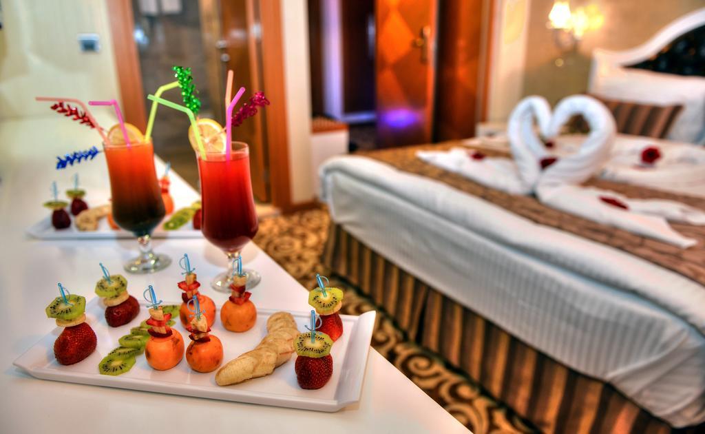 Golden Deluxe Hotel Adana Bagian luar foto