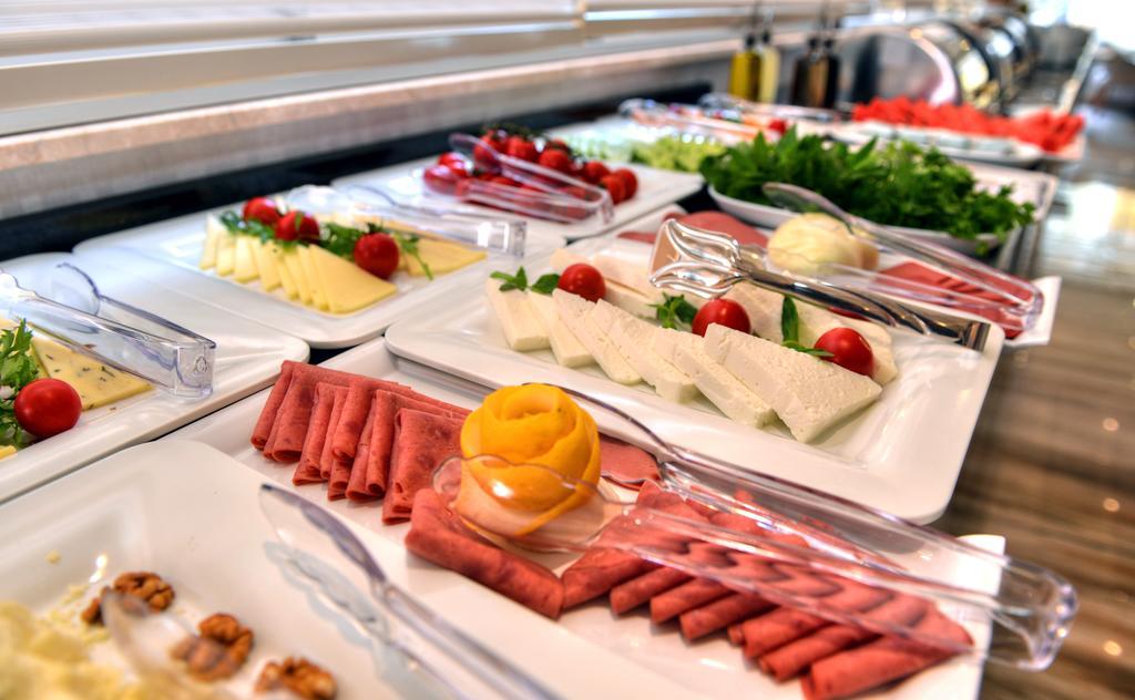 Golden Deluxe Hotel Adana Bagian luar foto