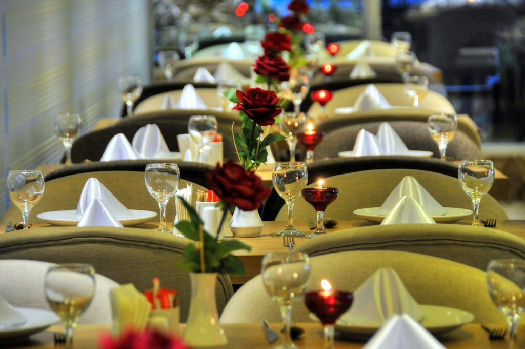 Golden Deluxe Hotel Adana Bagian luar foto