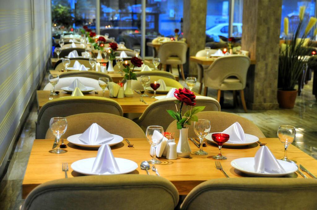 Golden Deluxe Hotel Adana Bagian luar foto