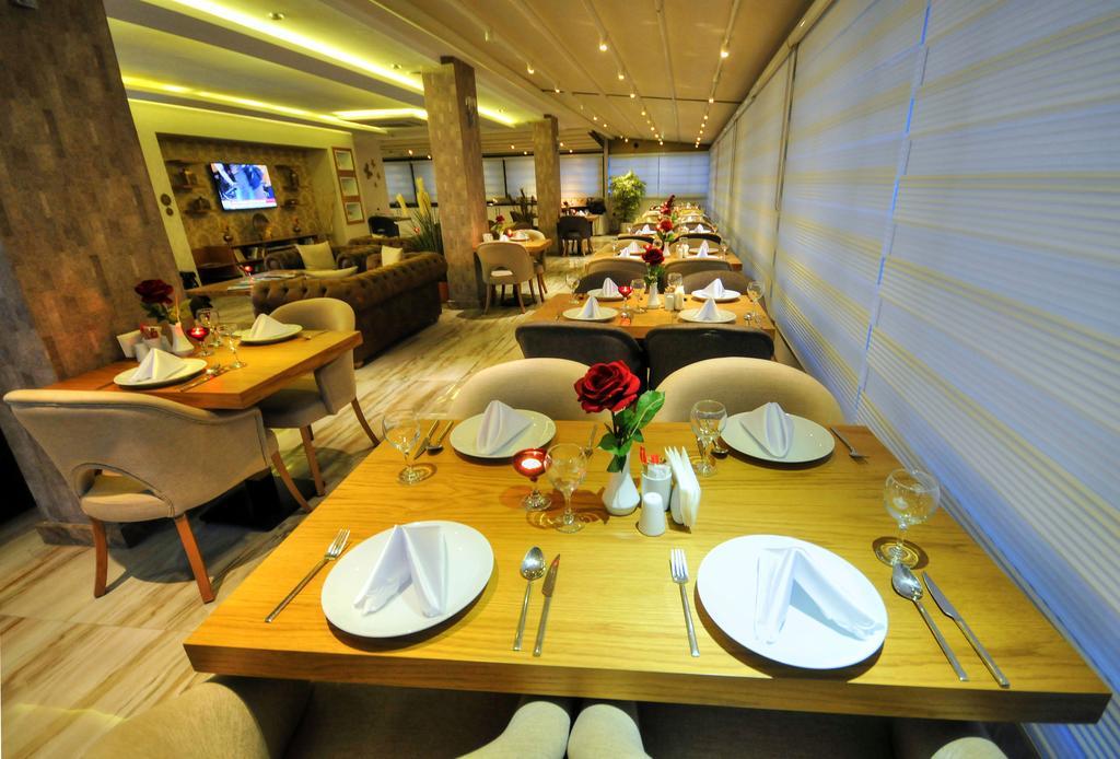 Golden Deluxe Hotel Adana Bagian luar foto