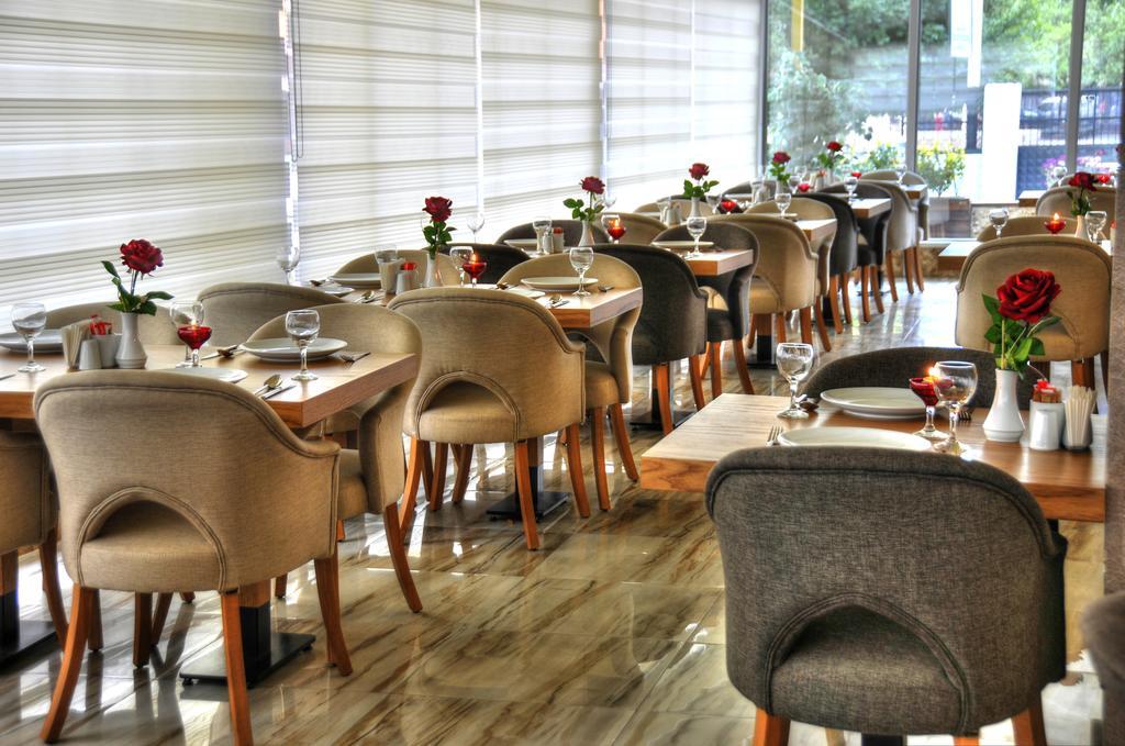 Golden Deluxe Hotel Adana Bagian luar foto