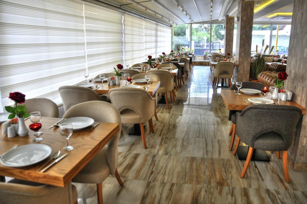 Golden Deluxe Hotel Adana Bagian luar foto