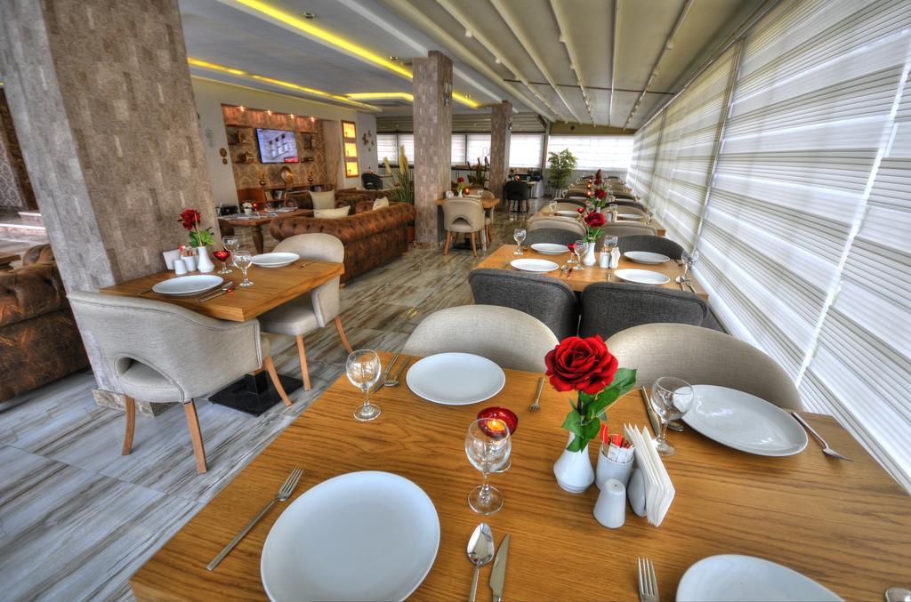 Golden Deluxe Hotel Adana Bagian luar foto