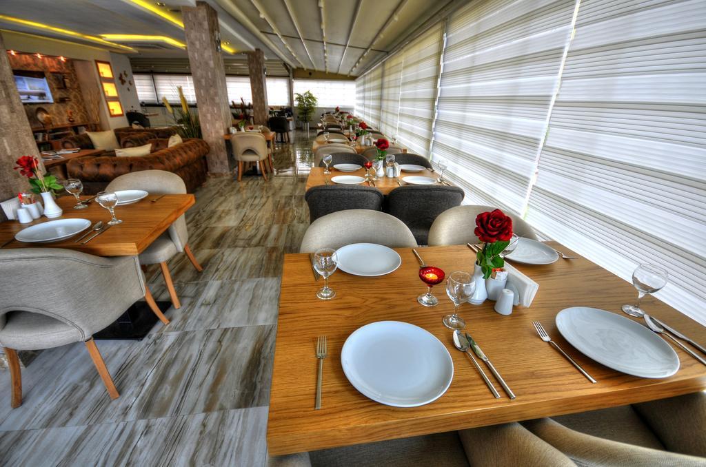 Golden Deluxe Hotel Adana Bagian luar foto