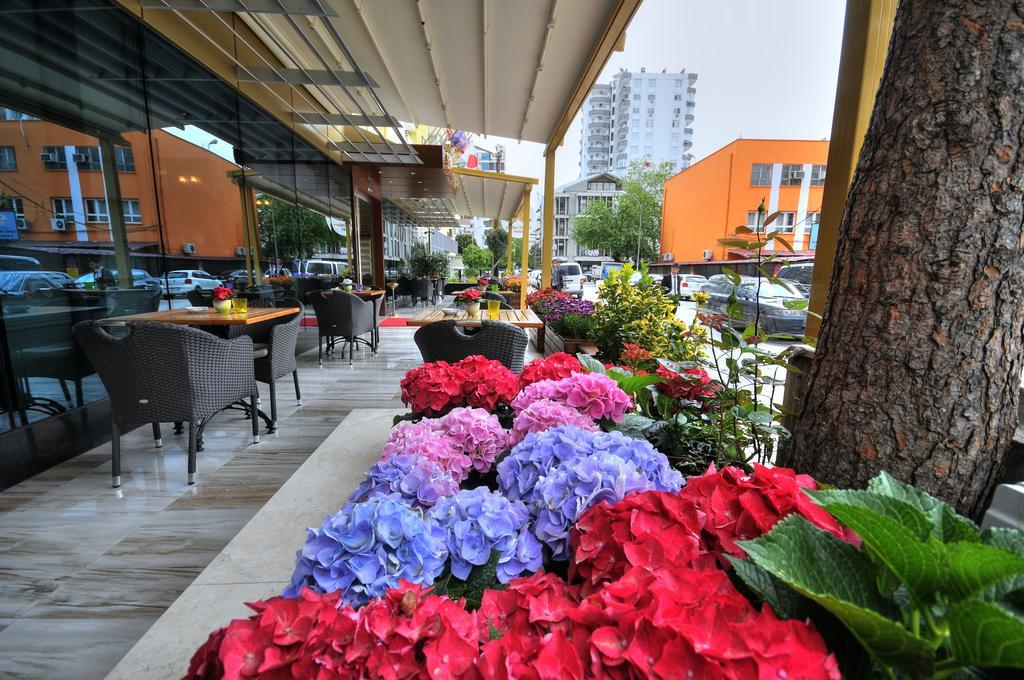 Golden Deluxe Hotel Adana Bagian luar foto
