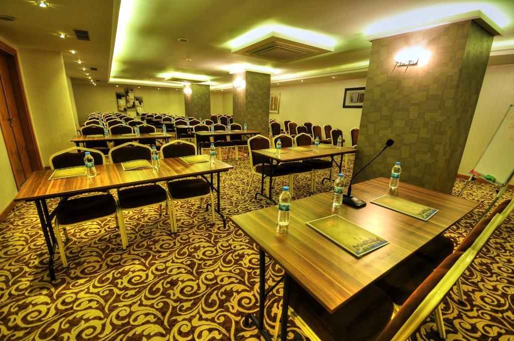 Golden Deluxe Hotel Adana Bagian luar foto