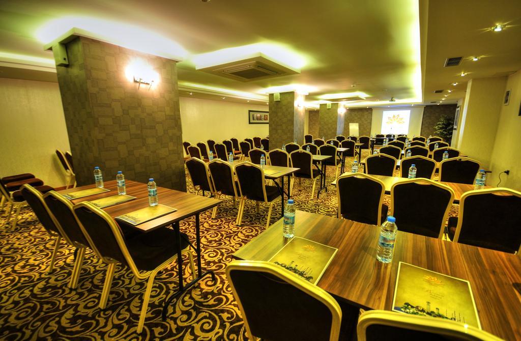 Golden Deluxe Hotel Adana Bagian luar foto