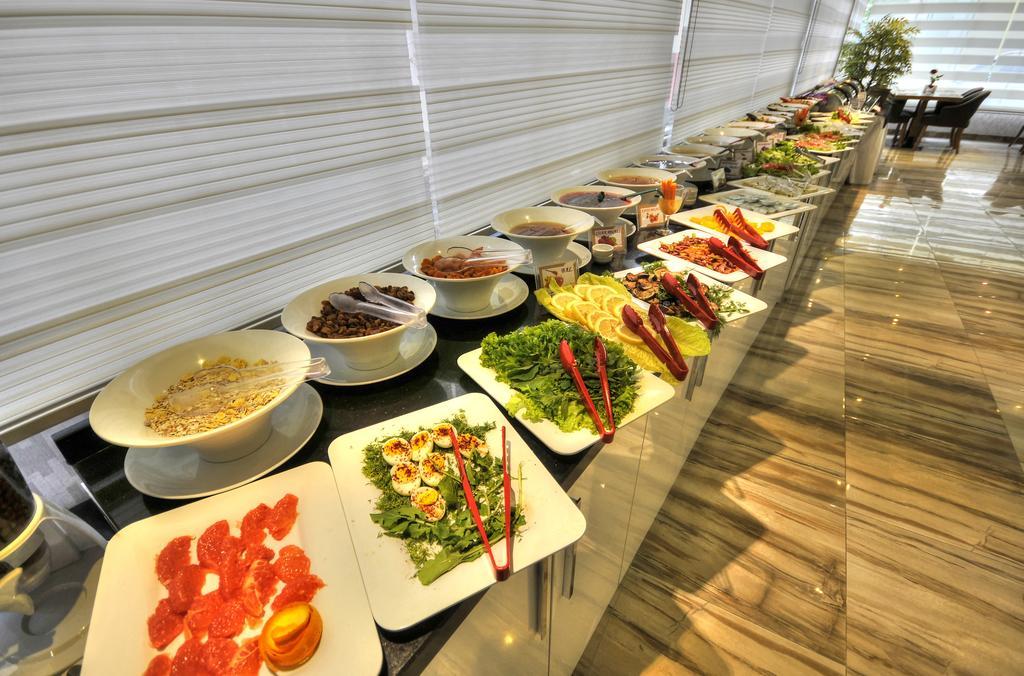 Golden Deluxe Hotel Adana Bagian luar foto
