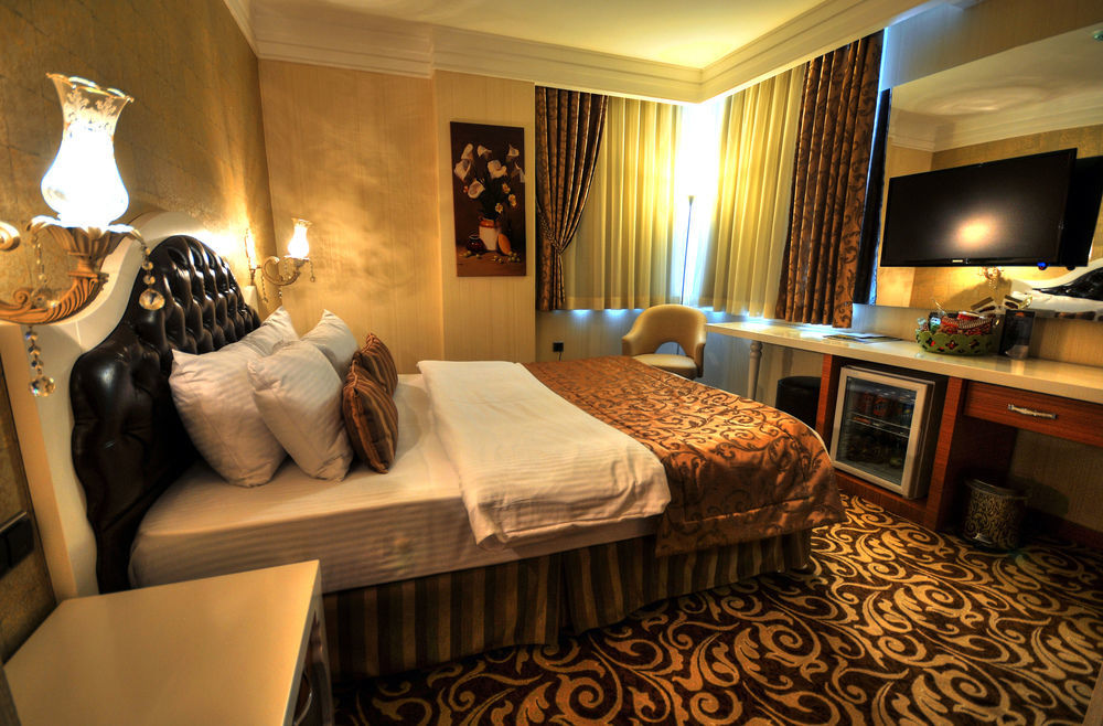 Golden Deluxe Hotel Adana Bagian luar foto