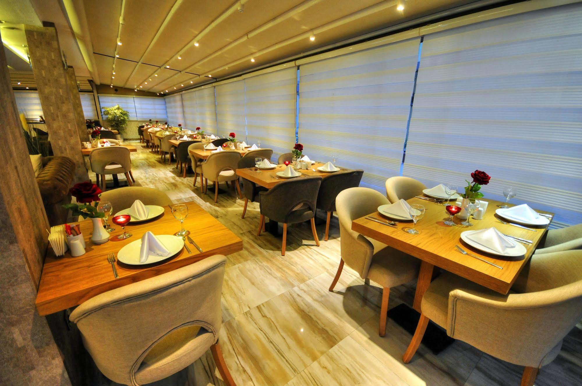 Golden Deluxe Hotel Adana Bagian luar foto