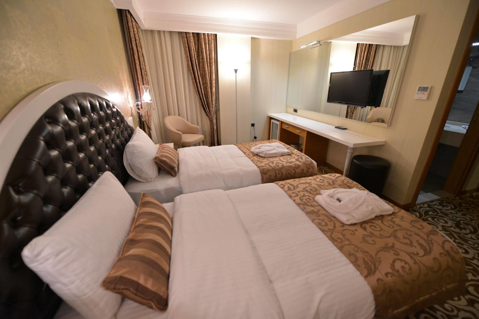 Golden Deluxe Hotel Adana Bagian luar foto