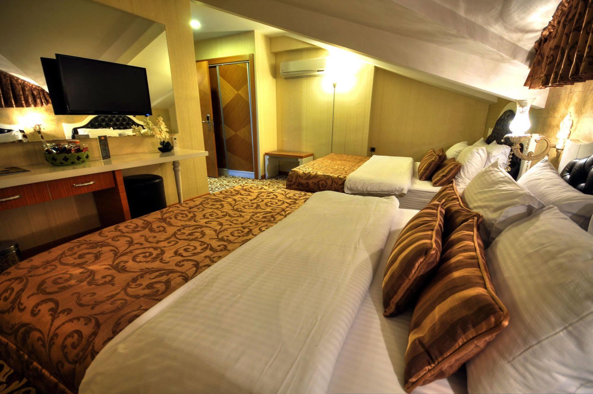 Golden Deluxe Hotel Adana Bagian luar foto