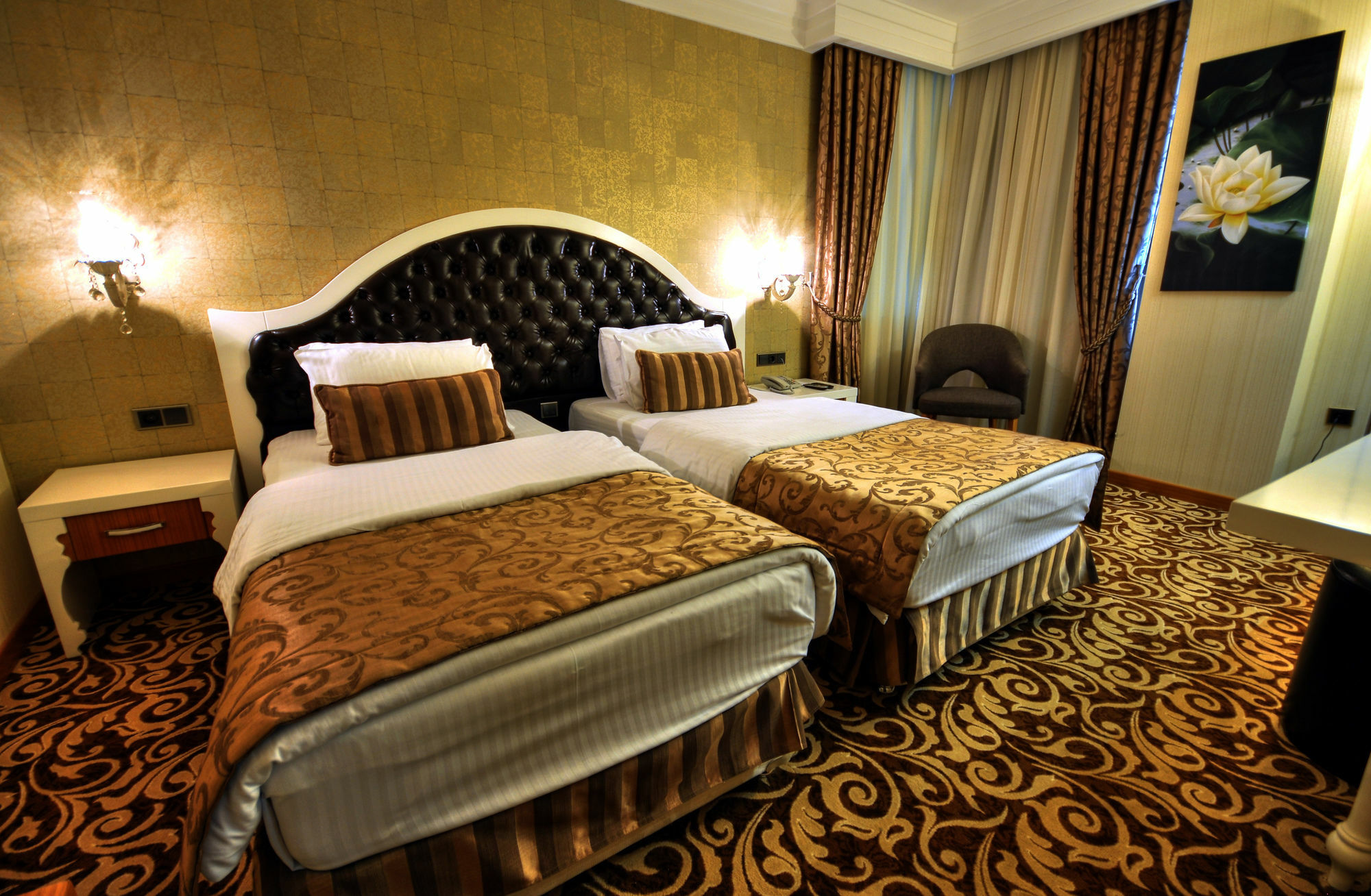 Golden Deluxe Hotel Adana Bagian luar foto