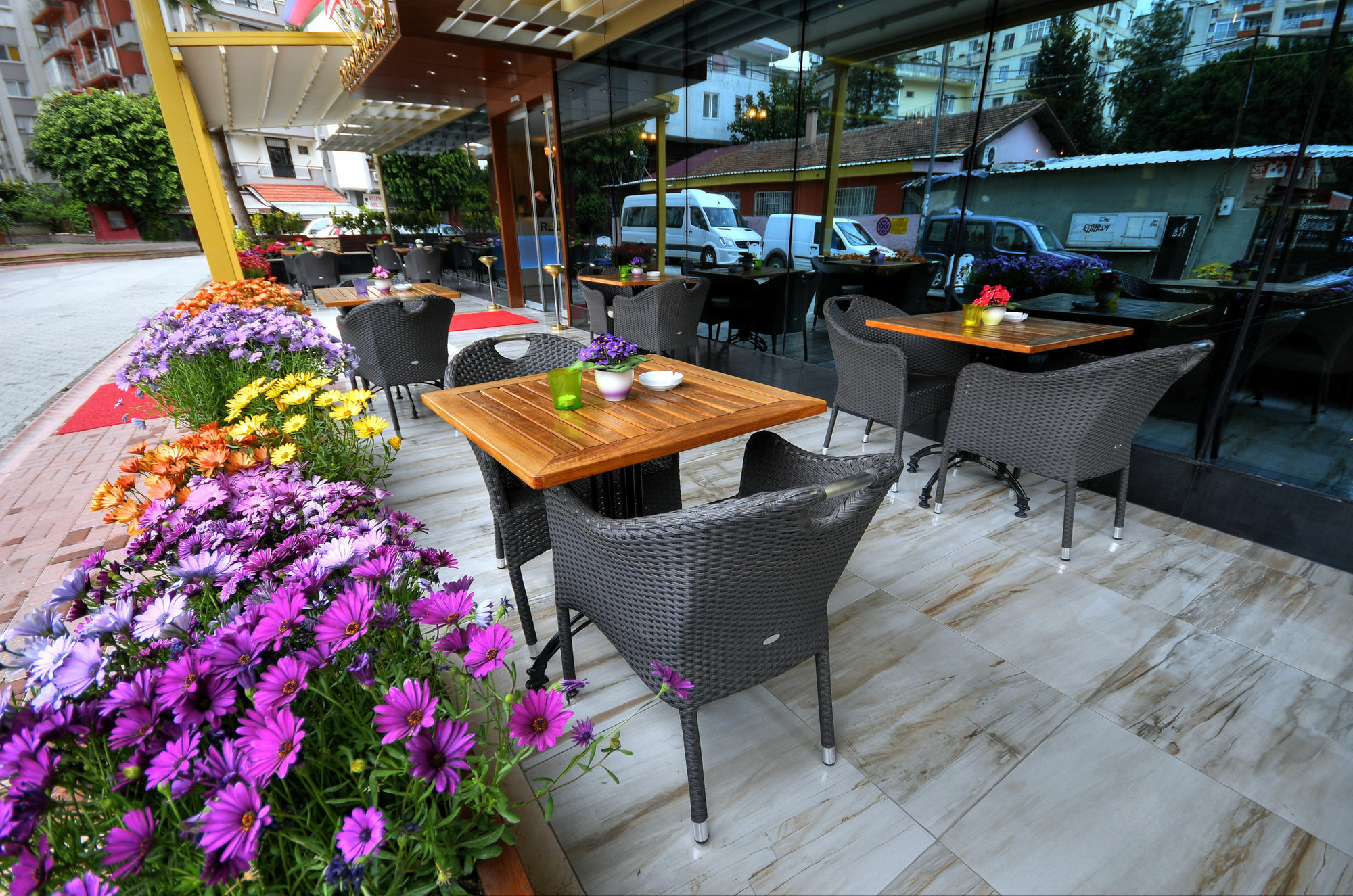 Golden Deluxe Hotel Adana Bagian luar foto